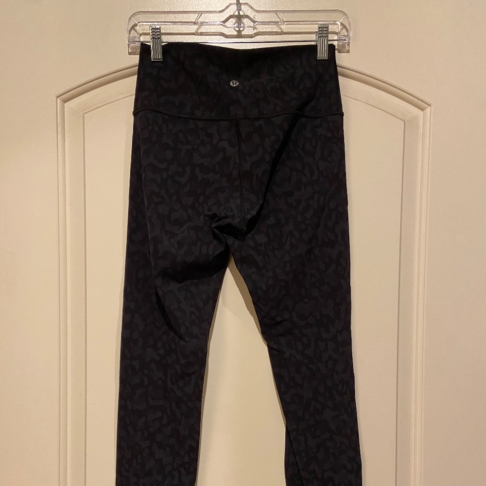 SZ 6 LULULEMON 28” Full Length High Waisted Align Leggings Black Leopard/Camo